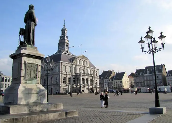 Апартаменты Luxurious In Center *